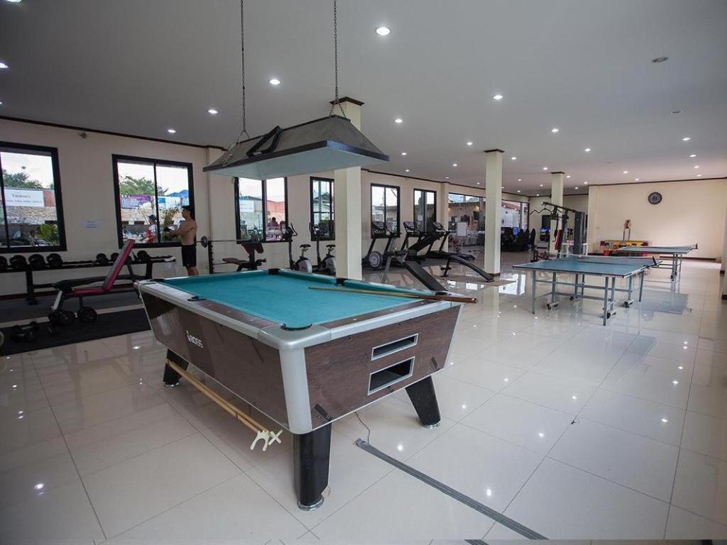 Bua Tara Resort Nong Prue Bagian luar foto