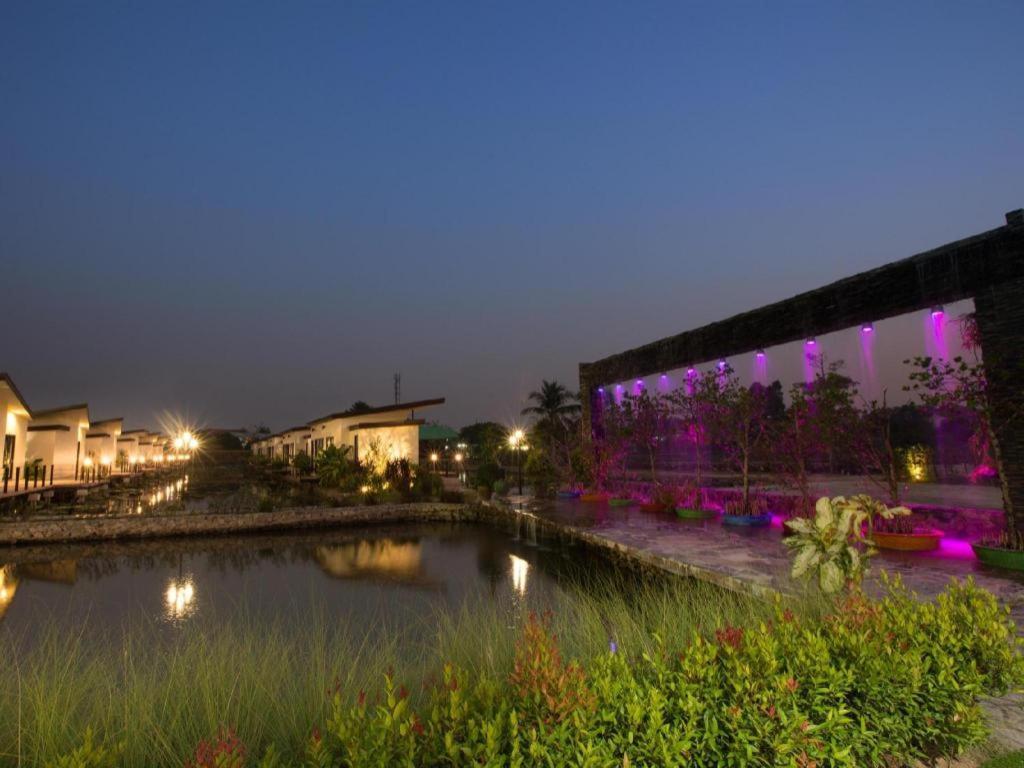 Bua Tara Resort Nong Prue Bagian luar foto