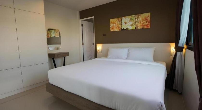 Bua Tara Resort Nong Prue Bagian luar foto