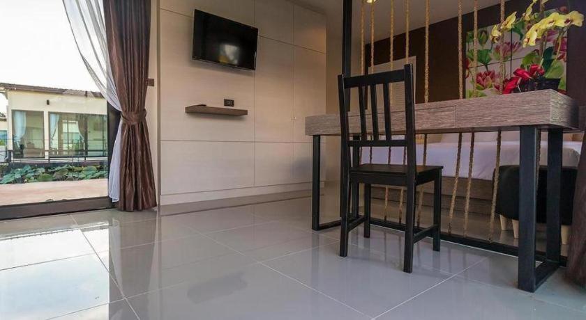 Bua Tara Resort Nong Prue Bagian luar foto