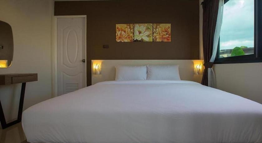 Bua Tara Resort Nong Prue Bagian luar foto