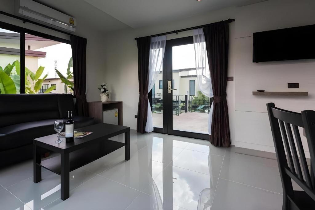 Bua Tara Resort Nong Prue Bagian luar foto