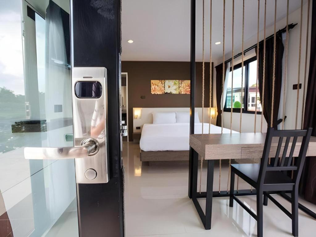 Bua Tara Resort Nong Prue Bagian luar foto
