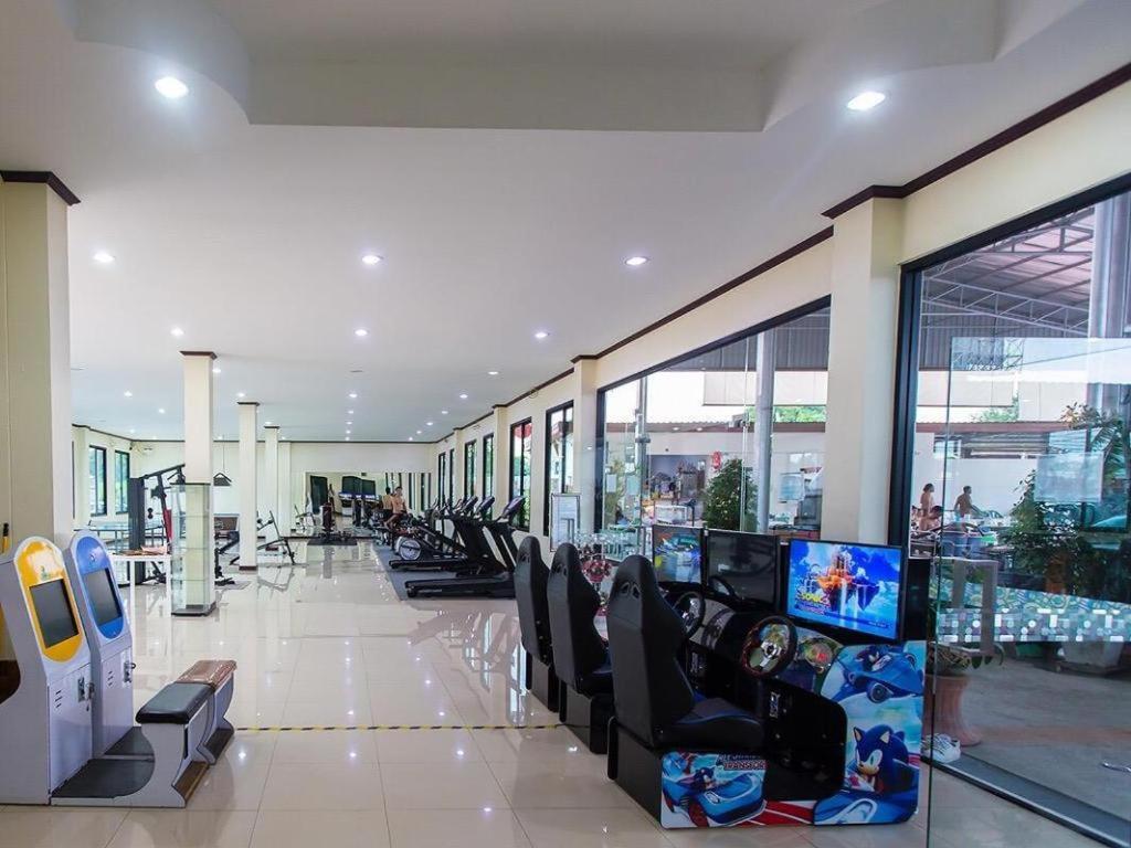 Bua Tara Resort Nong Prue Bagian luar foto
